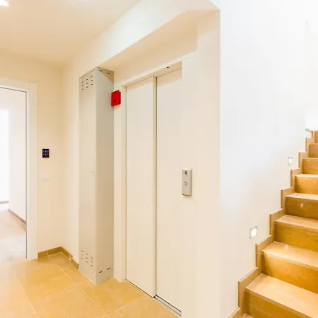 Can Cintet 1 Apartamento En La Plaza De Besalu Exterior photo